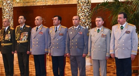 وزارت دفاع تاجیکستان خواستار فارسی سازی درجات نظامی شد