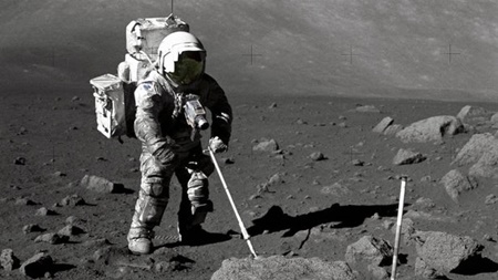 خاک ماه، تهدید جدی برای جان فضانوردان