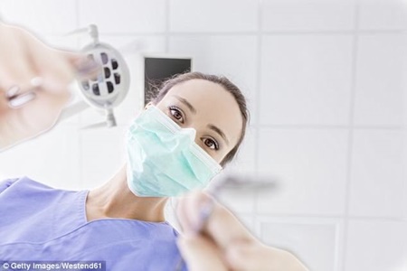 دندانپزشکان ترس بیمار را بو می‌کشند