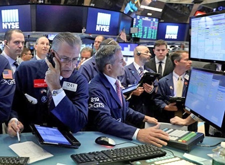 سه‌شنبه ۵ تیر | بازار سهام جهان افت کرد