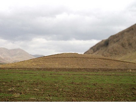 تخریب تپه تاریخی ۵ هزار ساله در شهرکرد