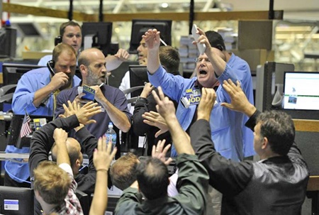چهارشنبه ۲۰ تیر | بازار سهام سرگردان از آتش جنگ تجاری