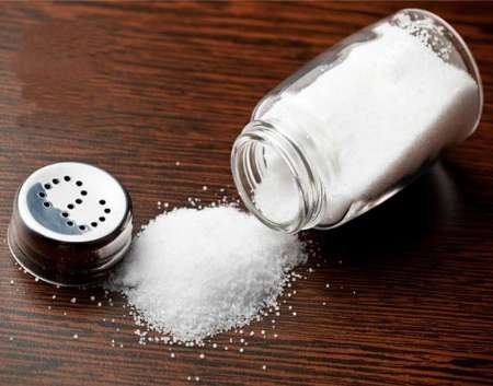 نشانه‌های زیاده‌روی در مصرف نمک چیست؟
