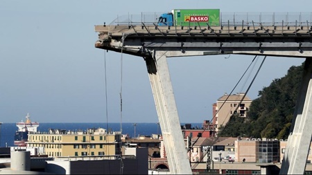 تعداد قربانیان فرو ریختن پل بزرگراه در ایتالیا به ۳۸ نفر رسید