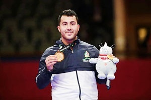 گنج‌زاده قهرمان بازی‌های آسیایی شد؛ نخستین طلای کاراته در جاکارتا