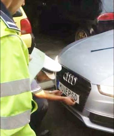 پلیس رومانی پلاک توهین‌آمیز یک خودروی سوئدی را ضبط کرد