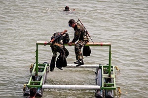ارتش ایران در بخش نجات کشتی غرق شده پیشتاز شد