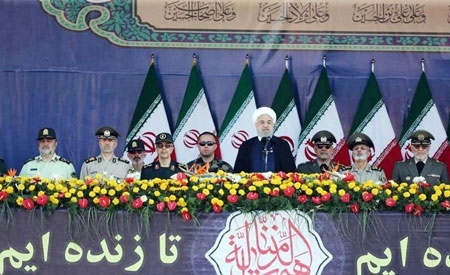 روحانی : تاریخ دفاع ۸ ساله سرمشق و راه آینده ما است