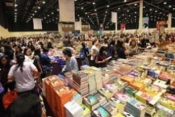 بزرگترین حراجی کتاب دنیا در دبی