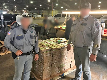 ۵۴۰ بسته کوکایین در ۴۵ جعبه موز | هدیه مرموز به زندانیان تگزاس
