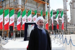 روحانی: کاروان سازندگی ایران متوقف نمی‌شود