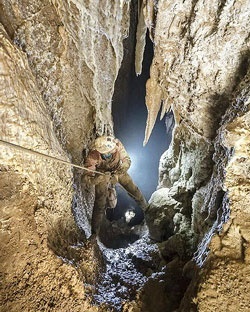 سومین سوپر غار عمیق ایران شناسایی شد