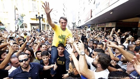 حمله با چاقو به نامزد پیشتاز ریاست جمهوری برزیل