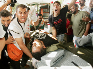 رویترز: امروزشنبه (هفتم مرداد) 9 فلسطینی در  شمال غزه به دنبال حملات اسرائیلی ها کشته شدند. در بین قربانیان یک کودک نیز بود. حملات امروز 30  مجروح هم به جا گذاشت