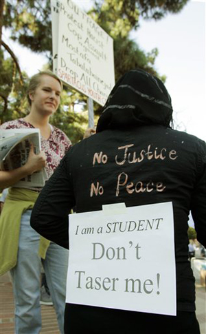 نه عدالت، نه صلح. من دانشجو هستم به من شوک نده 