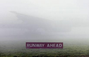 فرودگاه هیتروی لندن دپوشیده با مه غلیظ