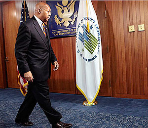 US housing secretary Alphonso Jackson resigns