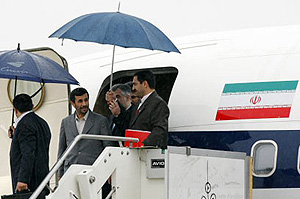 Arriving in Rome. Ahmadinejad 