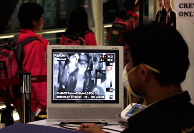 یک شناساگر حرارتی برای شناسایی مسافران تبدار در فرودگاه اینچئون در کره جنوبی - رویتزز