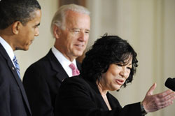 US Supreme Court nominee Appeals Judge Sonia Sotomayor (L) makes remarks after US President Barack Obama (R) introduced her to fill the seat being vacated by Justice David Souter, at the White House in Washington, May 26, 2009