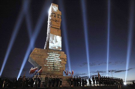 Soldiers stand guard by the monument of World War Two at Westerplatte, outside of Gdansk September 1, 2009.