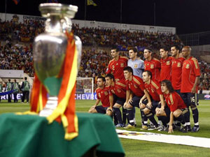 اسپاینا، قهرمان دوره قبلی جام ملت‌های اروپا
