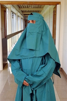 لبس بیمارستانی مخصوص زنان مسلمان در انگلیس 