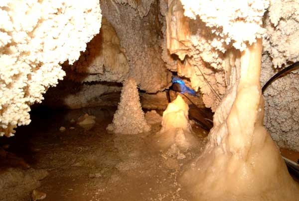 آشنایی با غار چال‌نخجیر - مرکزی