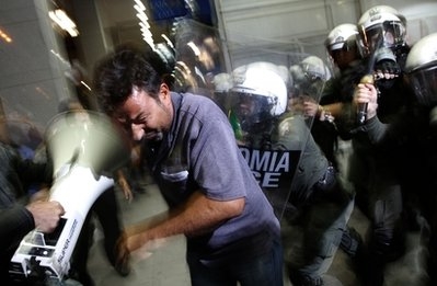 درگیری پلیس با معترضان در آتن