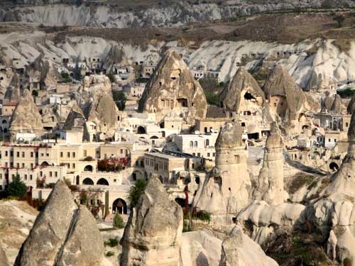 این روستای ۷هزارساله ایران در انتظار ثبت جهانی | دانستنی‌های عجیب درباره یکی از کم‌نظیرترین روستاهای صخره‌ای جهان