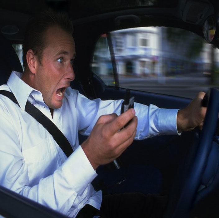 رانندگی با موبایل