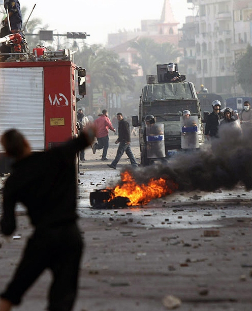 درگیری شدید نیروهای امنیتی مصر با معترضان   