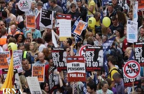  اعتراض گسترده اتحادیه های کارگری و فعالان مدنی علیه دولت انگلیس