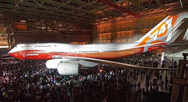 بوئینگ، بزرگترین هواپیمای جهان را رونمایی کرد