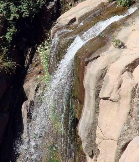 آشنایی با آبشار گنج‌نامه - همدان