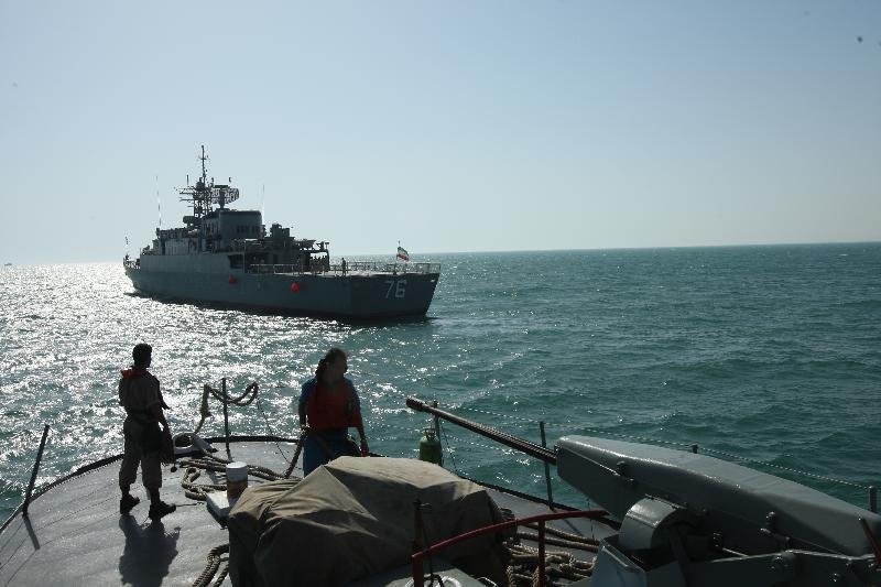 نیروی دریایی ارتش نفتکش اماراتی را از چنگ دزدان دریایی نجات داد