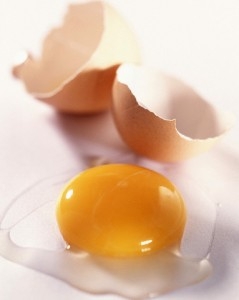 آیا سفیده تخم‌مرغ سالم‌تر از زرده آن است؟