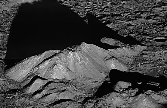 تصاویر طلوع خورشید بر فراز کوهستان ماه