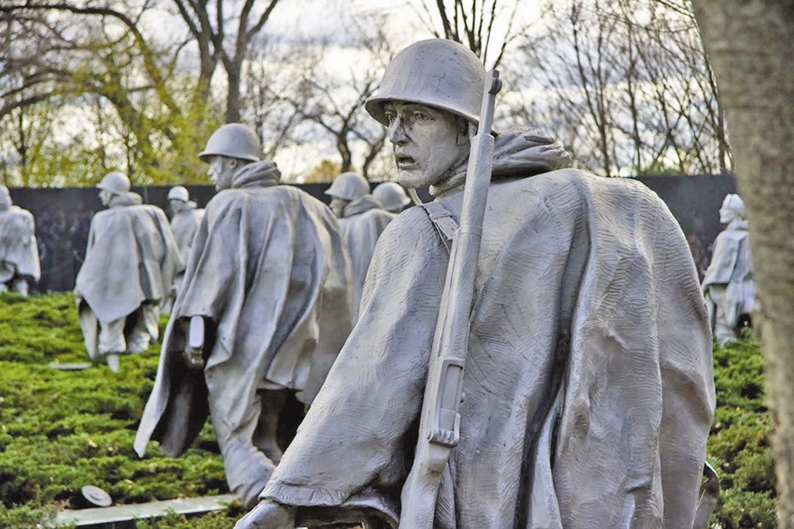 مجسمه سربازان