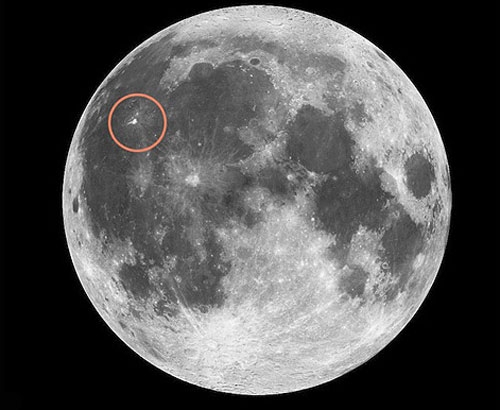 تصاویر یکی از درخشان‌ترین حفره‌های ماه