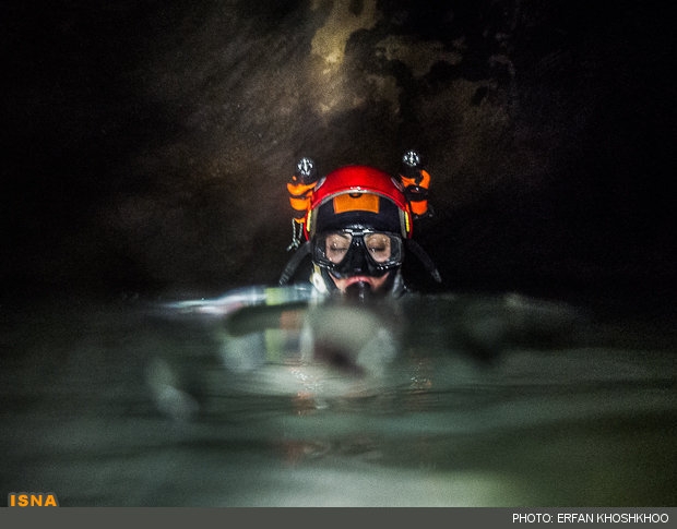 گزارش و تصویر درباره تنها بانوی غواص غارنورد ایران