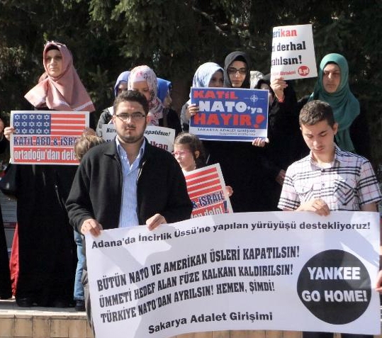 مردم ترکیه علیه ناتو و آمریکا تظاهرات کردند