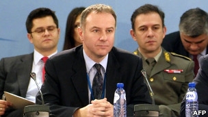  سفیر صربستان در ناتو در حضور معاون وزیر خارجه خودکشی کرد 