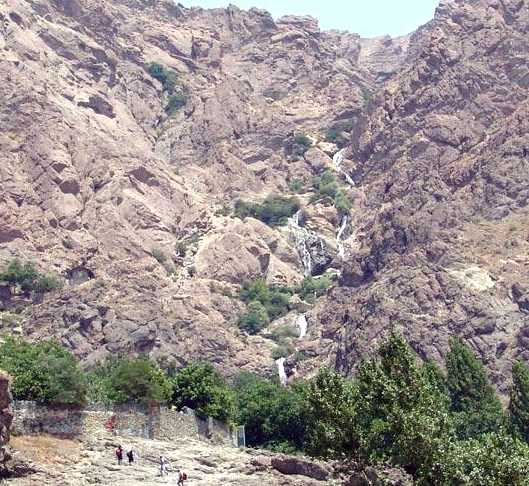 آشنایی با آبشارها، چشمه‌ها و دریاچه‌های استان تهران