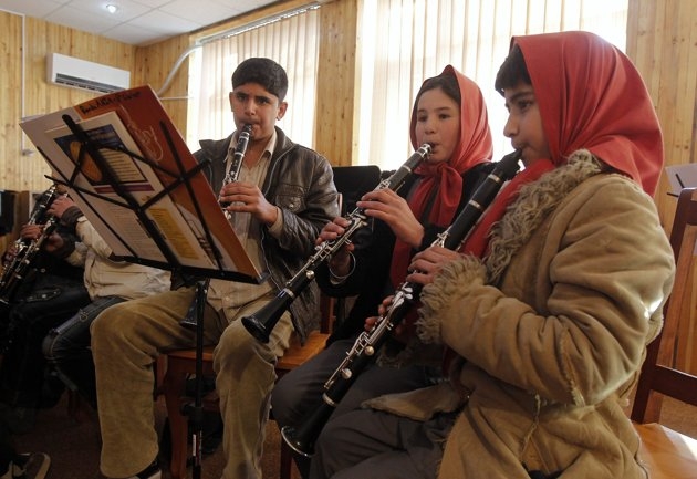 شوق بچه‌های افغان برای موسیقی
