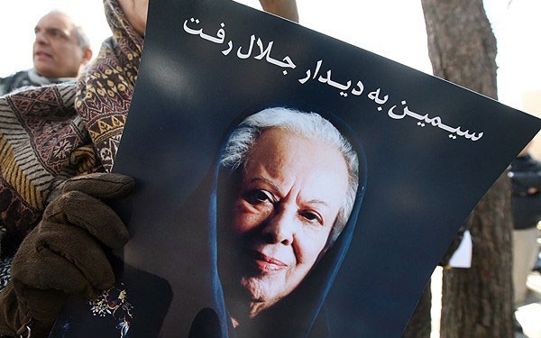تصاویر مراسم تشییع و تدفین بزرگ بانوی ادبیات ایران