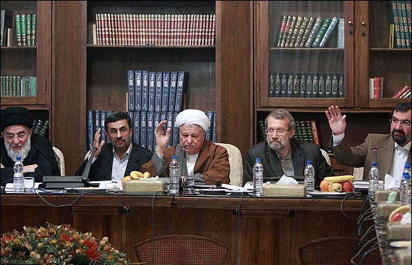 واکنش هاشمی به حضور احمدی‌نژاد در مجمع؛ تصاویر جلسه مجمع