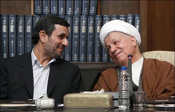 واکنش هاشمی به حضور احمدی‌نژاد در مجمع؛ تصاویر جلسه مجمع