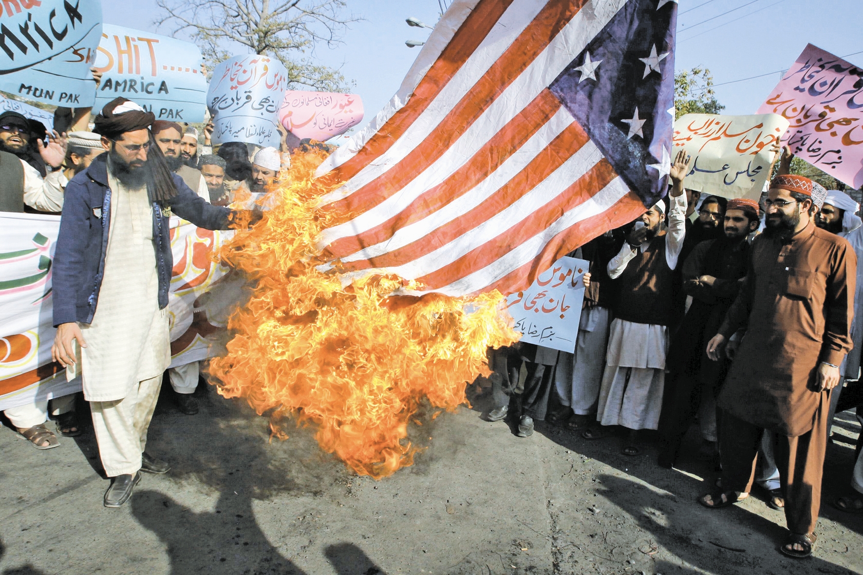 پاکستان - آتش زدن پرچم آمریکا