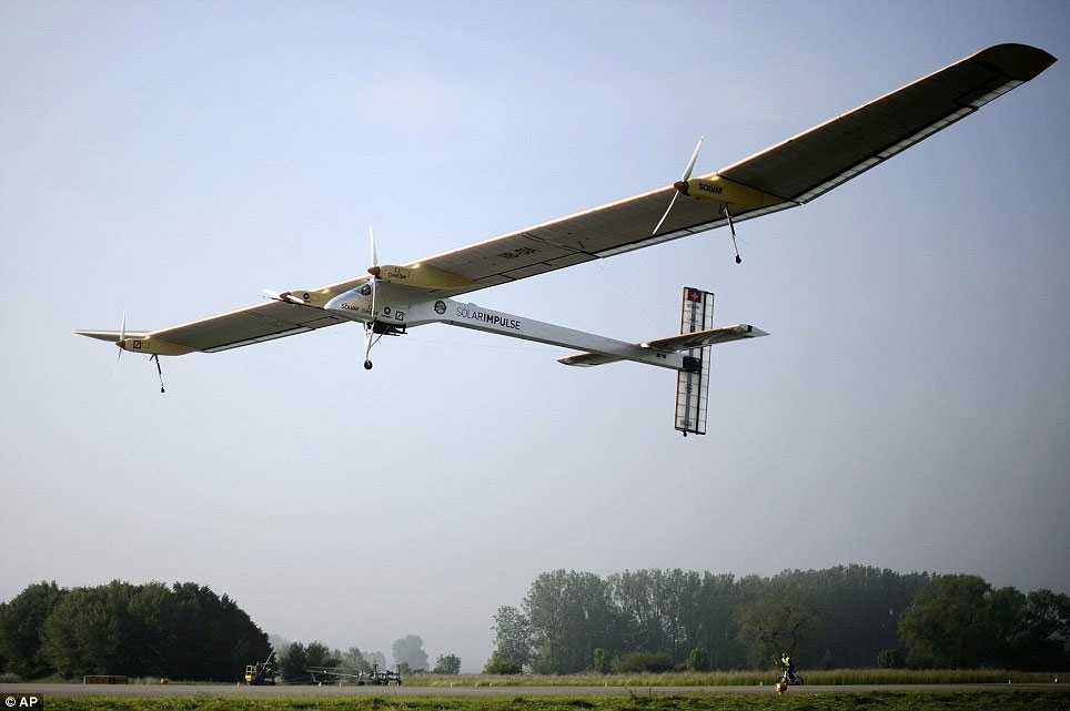 فرود هواپیمای خورشیدی در مادرید 
